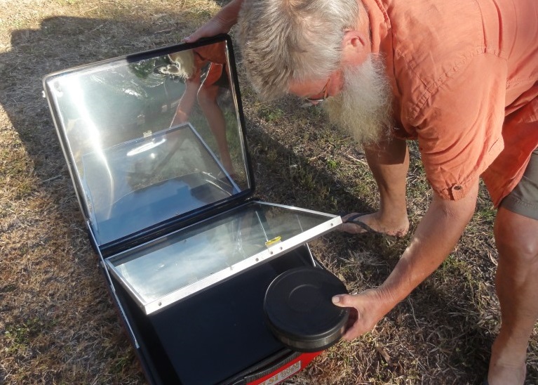 solar cooker with Peder